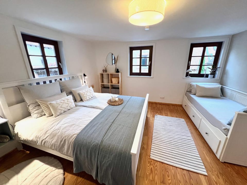 Photo of the whole room, Bedroom