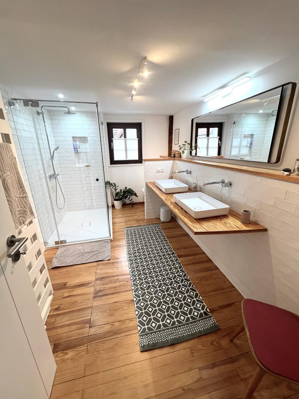Bathroom, Photo of the whole room