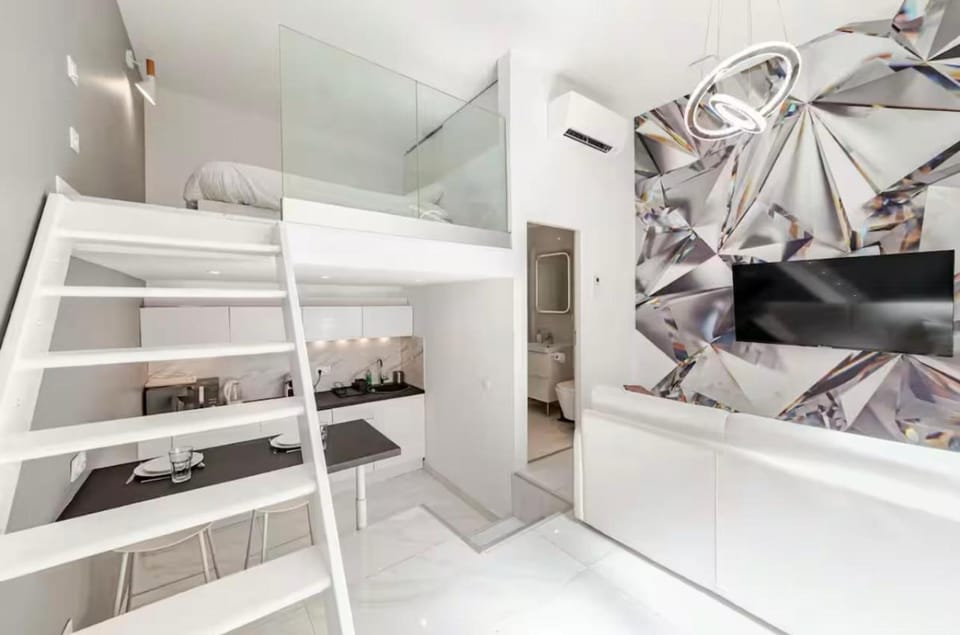Bed, Kitchen or kitchenette, Photo of the whole room, Bedroom