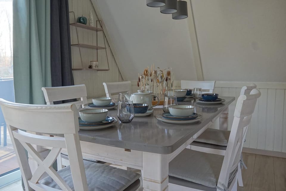 Living room, Dining area, Food