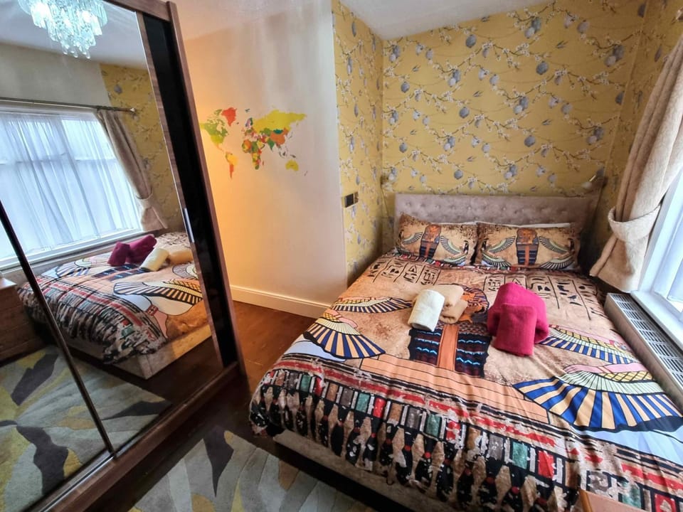 Centrally located in Canterbury with two bedrooms and a sofa bed Apartment in Canterbury