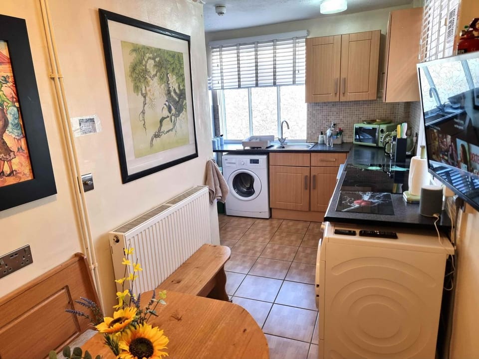 Centrally located in Canterbury with two bedrooms and a sofa bed Apartment in Canterbury