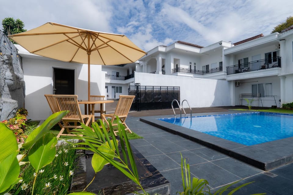 Pool view, Swimming pool