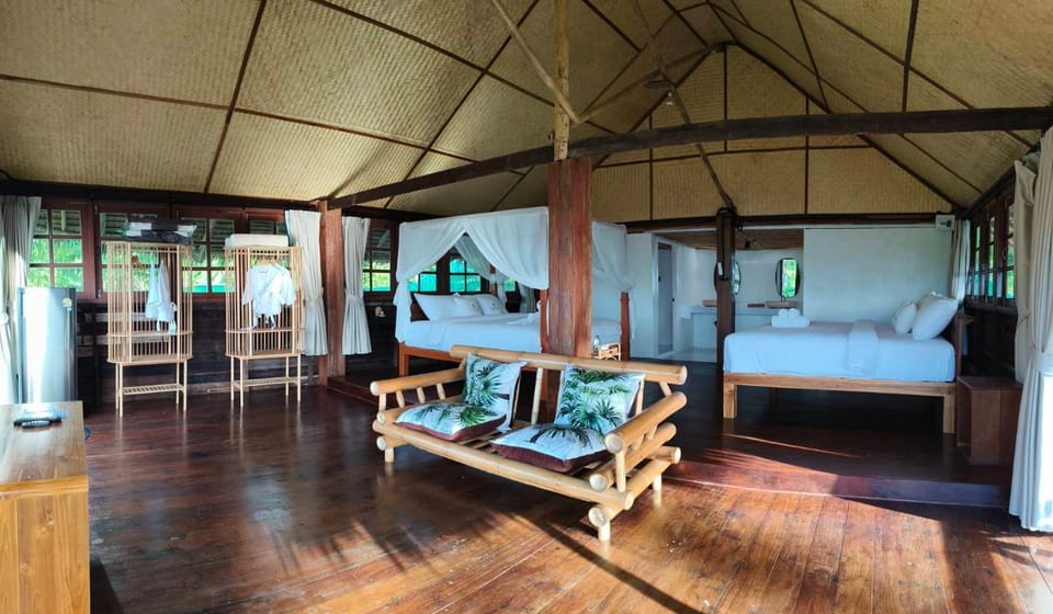 Living room, Photo of the whole room, Seating area, Bedroom