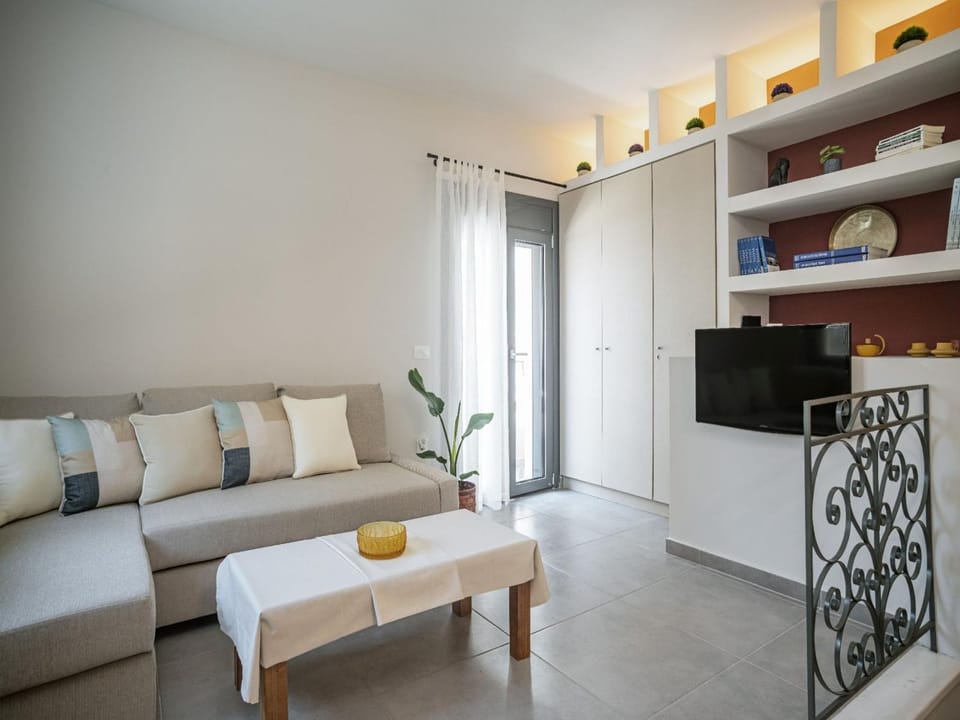 Elegant City Apartment - 250m from Solomos Square Apartment in Zakynthos