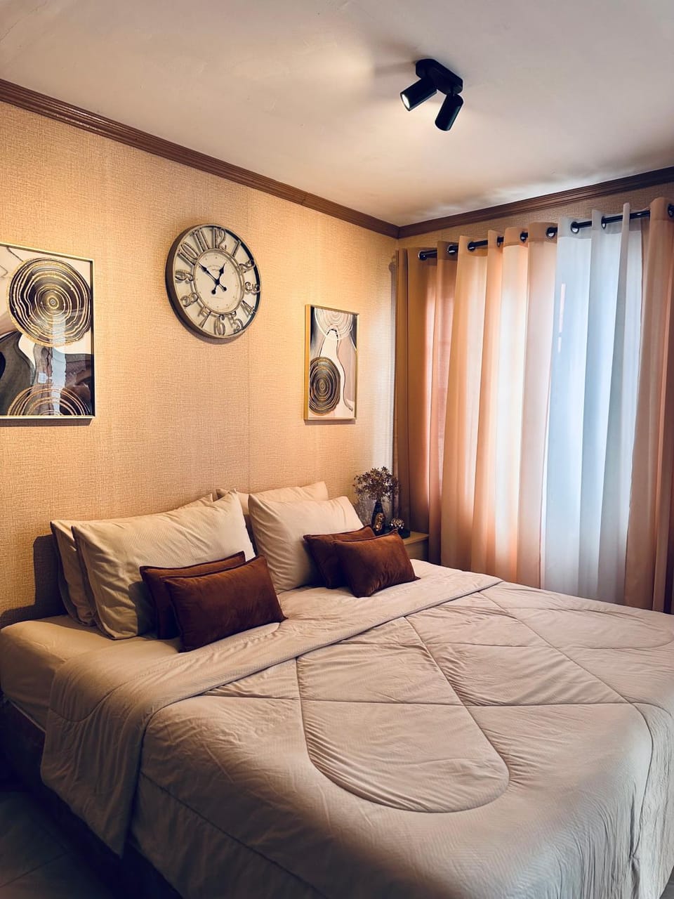 Lydelles Guesthouse Bed and Breakfast in Caraga