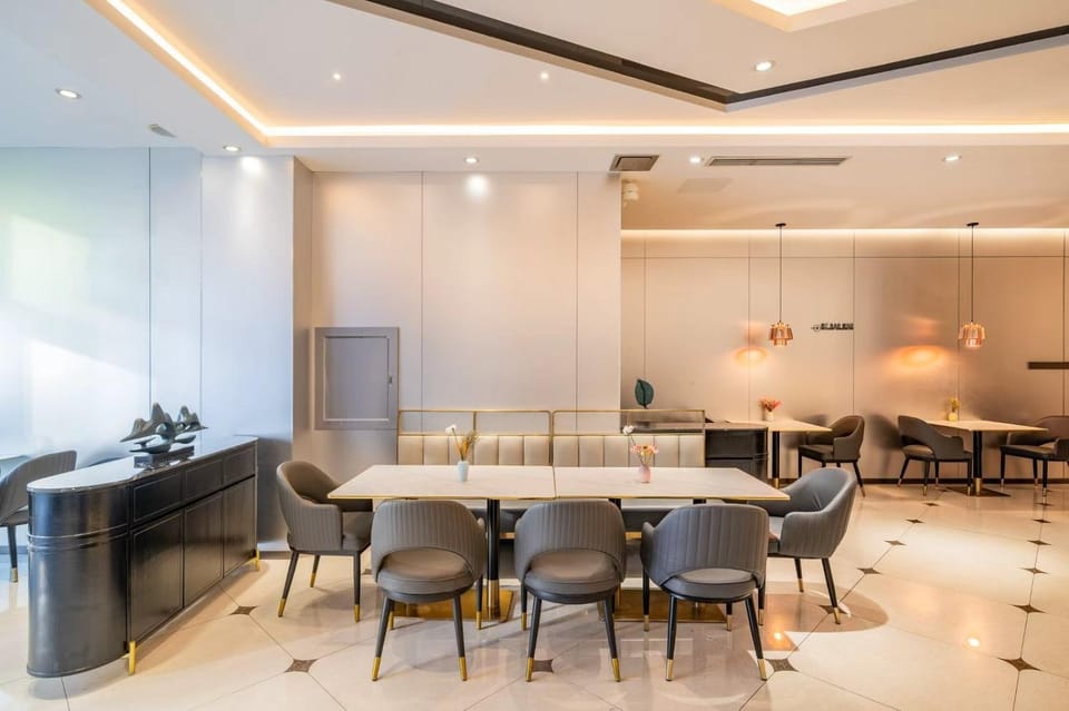 Living room, Breakfast