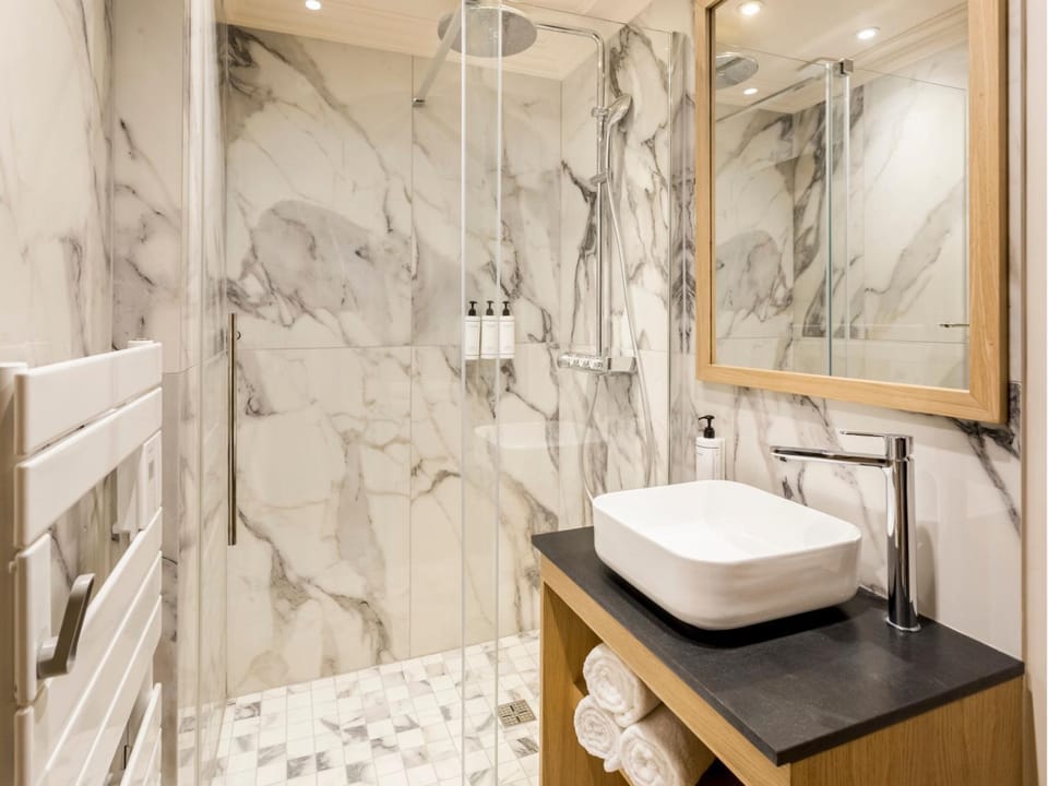 Shower, Bathroom, towels