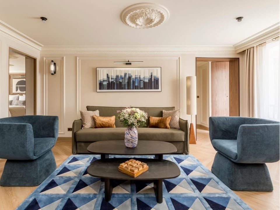 Living room, Seating area