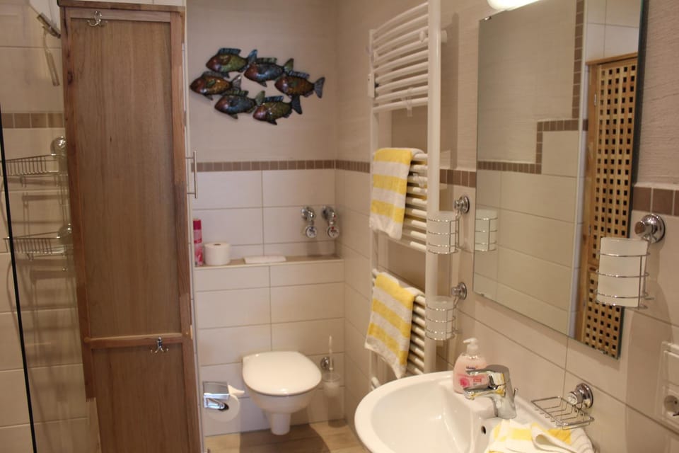 Shower, Toilet, Bathroom