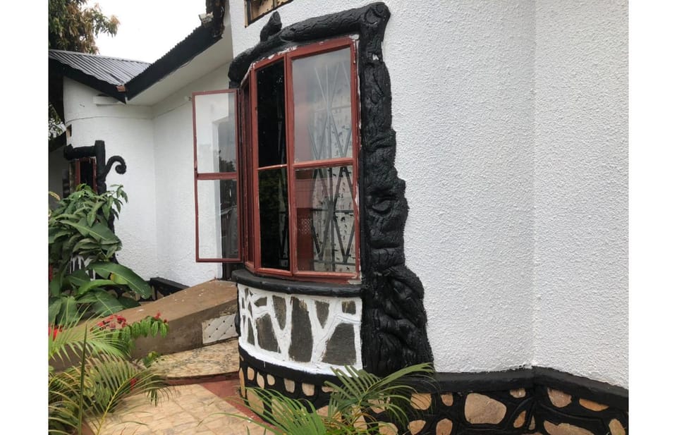 Property building, Day, Garden, Garden view