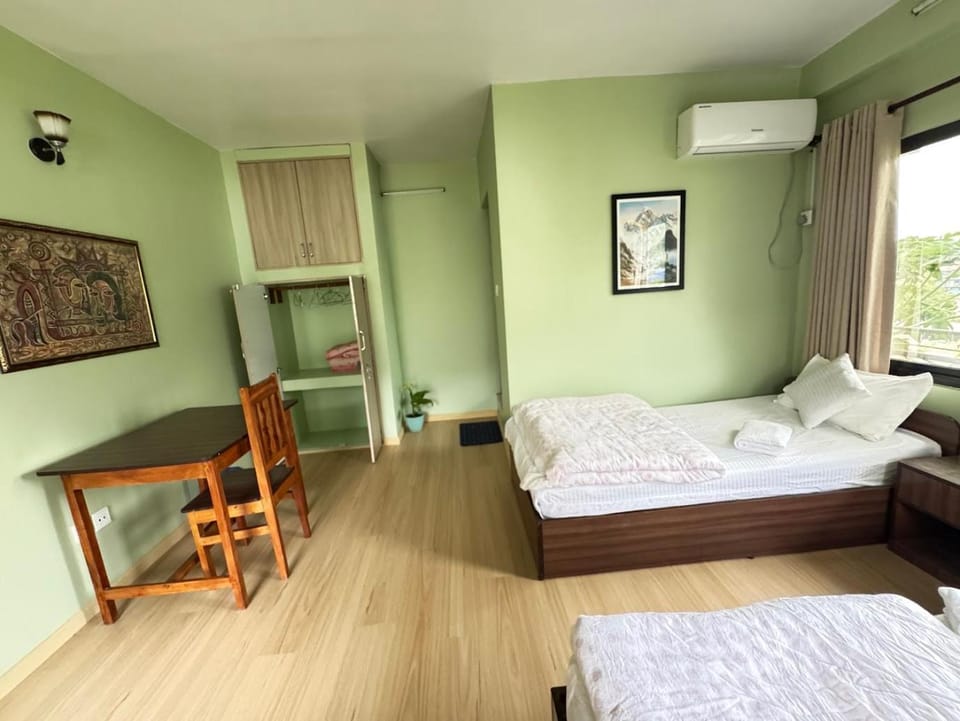 Bed, Photo of the whole room, Bedroom, towels, air conditioner