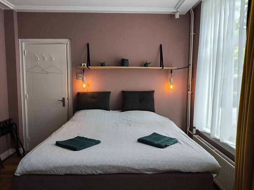 Blue Wave Stay - Free Parking Vacation rental in The Hague