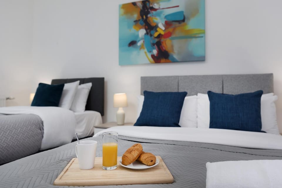 Spacious Luxurious Serviced Accommodation 4 House in Sheffield