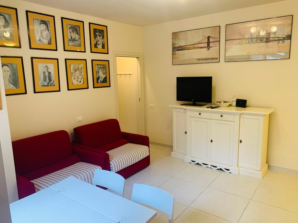 LucevanLeStelle - Full Comfort Quiet Apartment by the Promenade Apartment in Viareggio