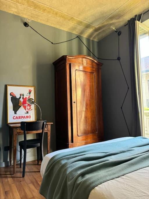 Bedroom, wardrobe