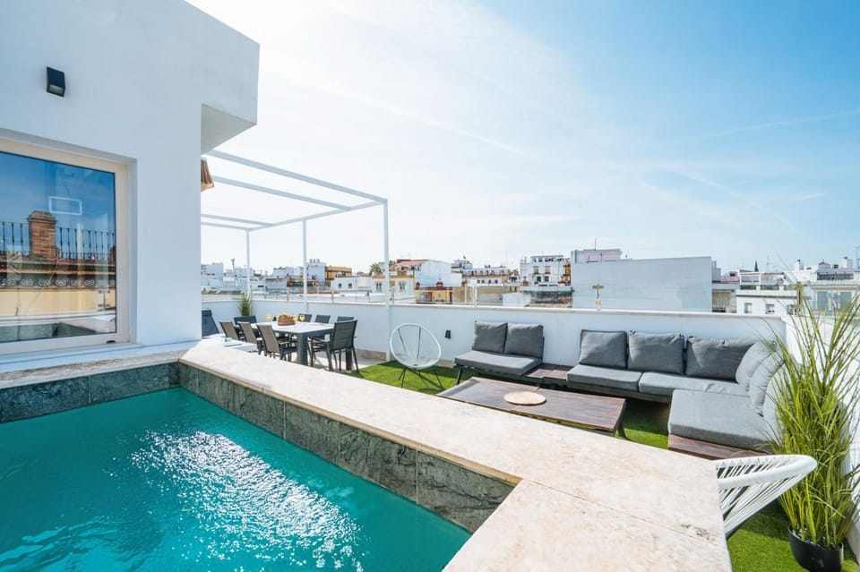 Day, View (from property/room), Balcony/Terrace, Pool view, Swimming pool, sunbed
