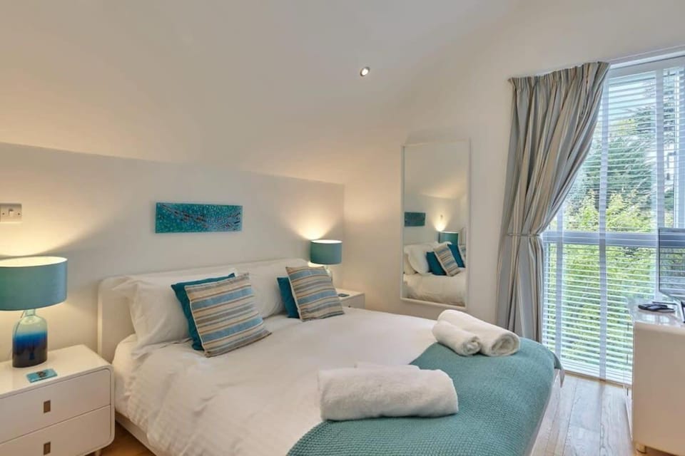 Stunning Apartment Balcony Sea Views St Ives Apartment in Saint Ives