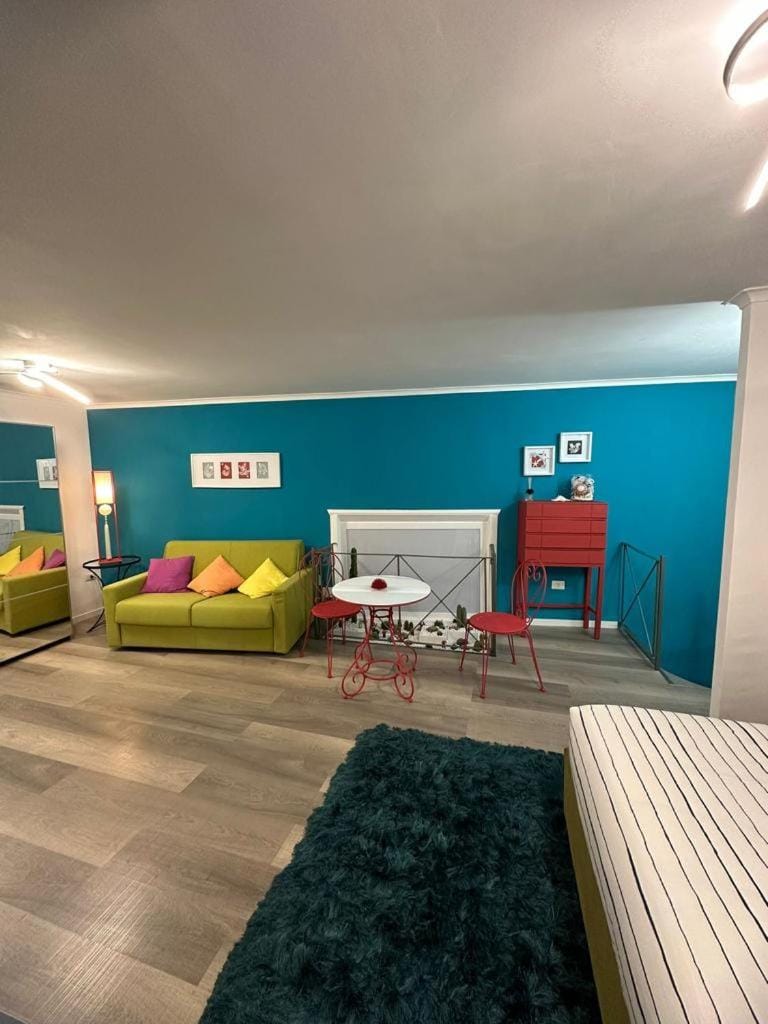 Bed, Living room, Photo of the whole room, Bedroom