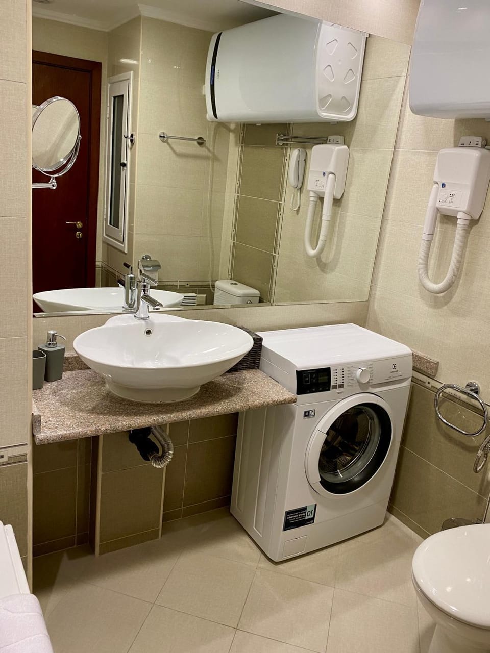 Shower, Bathroom, towels, washing machine