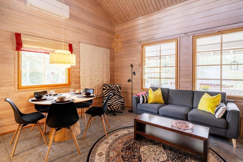Seating area, Dining area