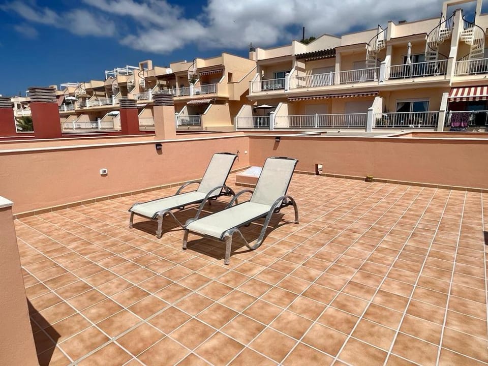 Balcony/Terrace, sunbed