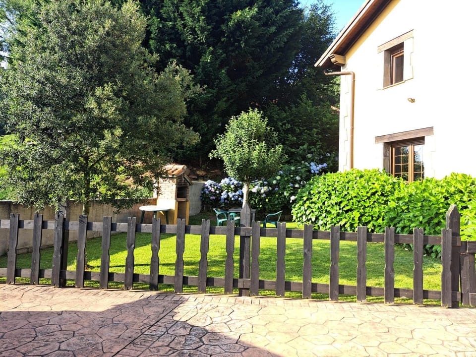 Los Avellanos Casa 1 Country House in Western coast of Cantabria