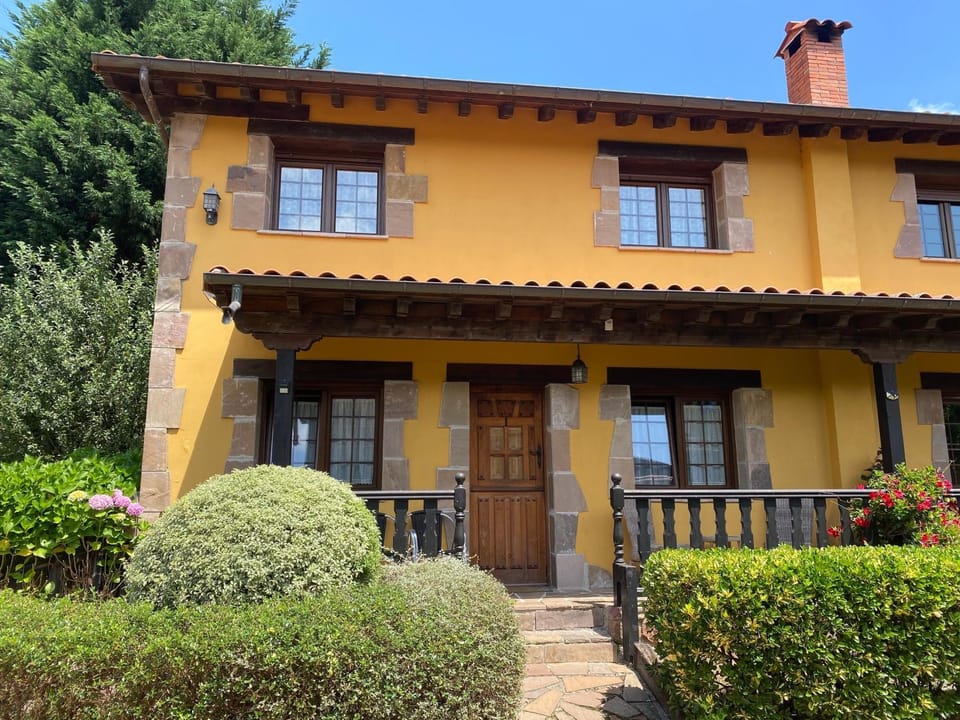 Los Avellanos Casa 1 Country House in Western coast of Cantabria