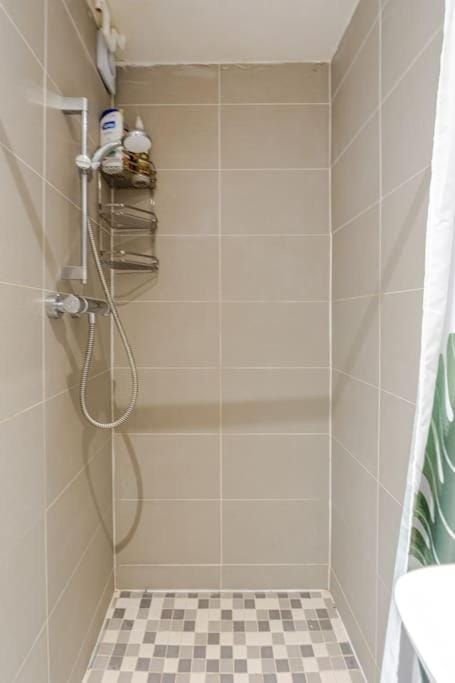 Balcony Flat in Victorian West Kensington Mansion Apartment in City of Westminster