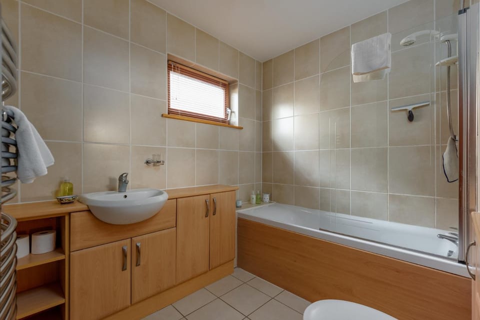 Shower, Bathroom, Bath, towels