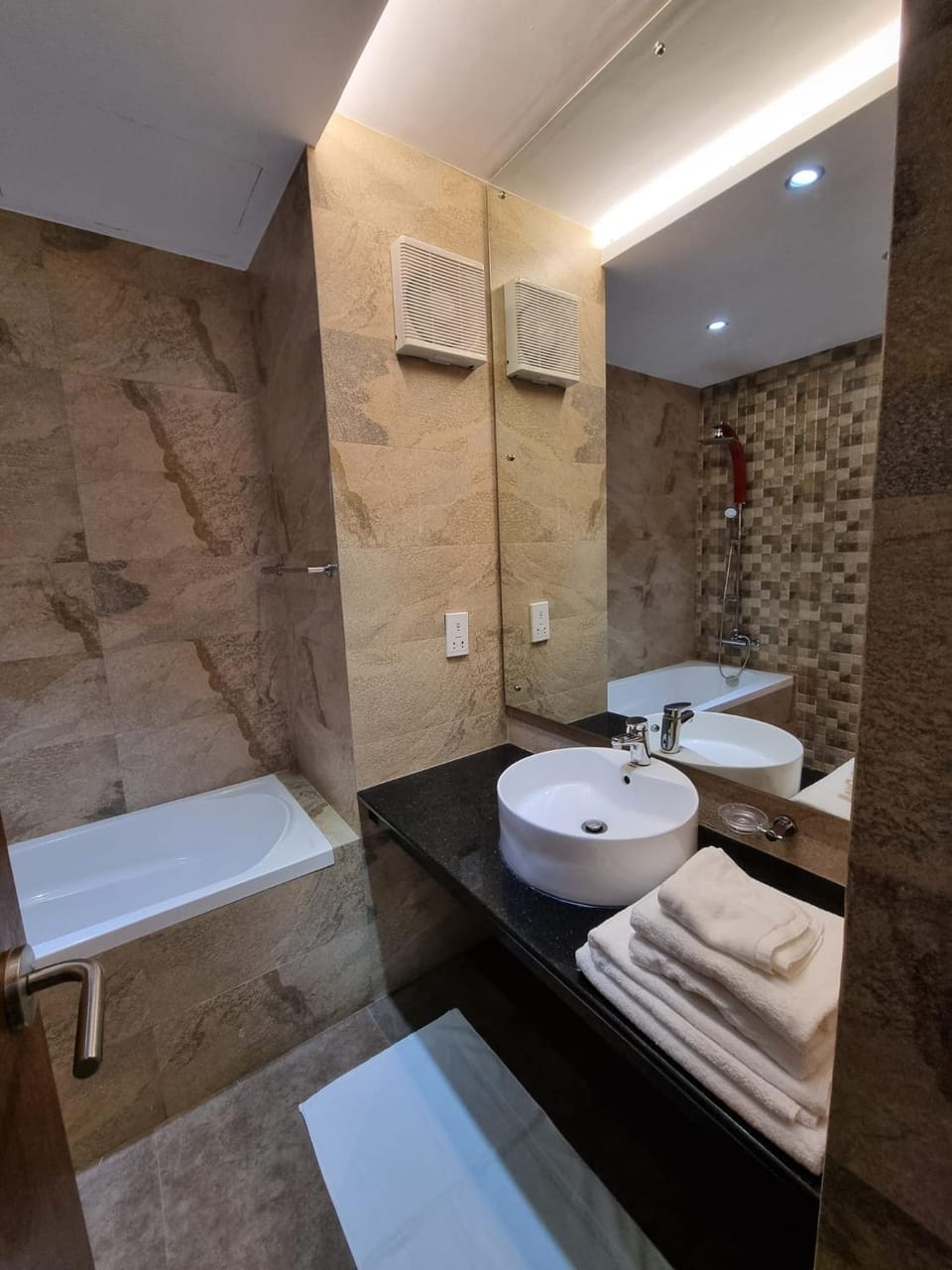 Utopia Polhena Hotel Bed and Breakfast in Southern Province