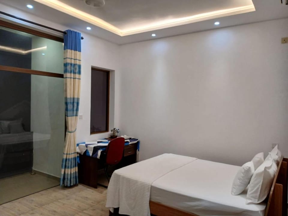Utopia Polhena Hotel Bed and Breakfast in Southern Province