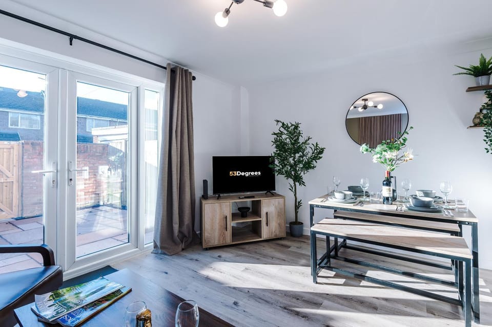 TV and multimedia, Dining area