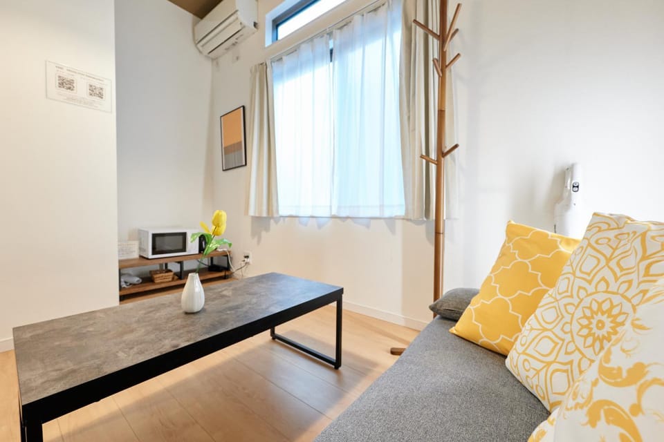 Living room, Seating area, air conditioner