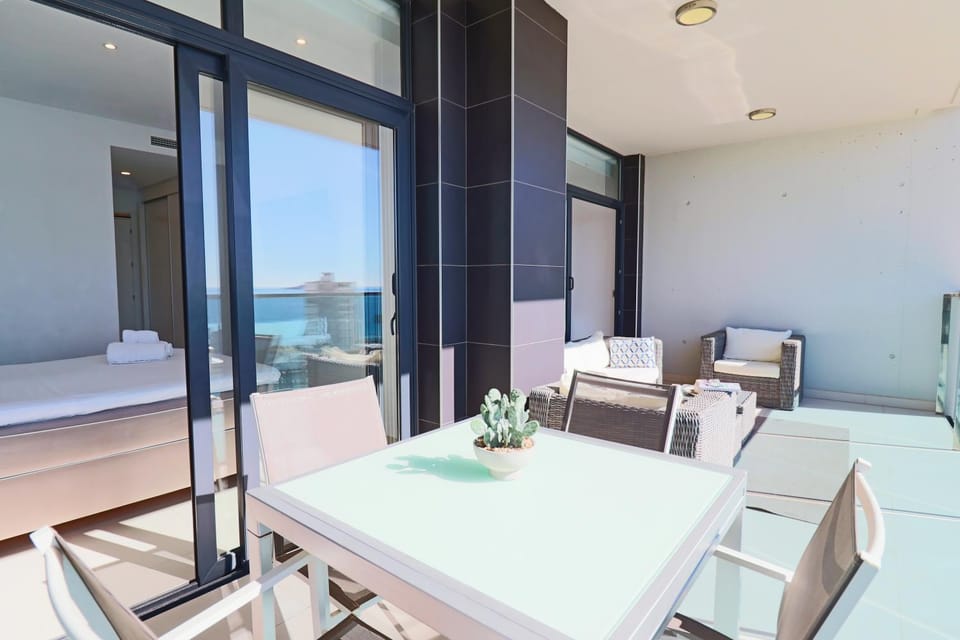 Patio, Bed, Natural landscape, View (from property/room), Balcony/Terrace, Living room, Photo of the whole room, Bedroom, Sea view