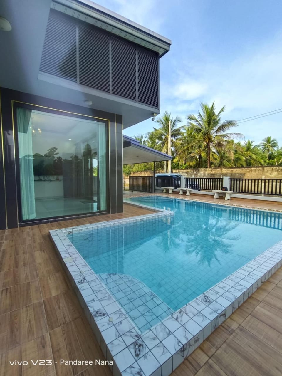 Property building, Day, Pool view, Swimming pool, sunbed