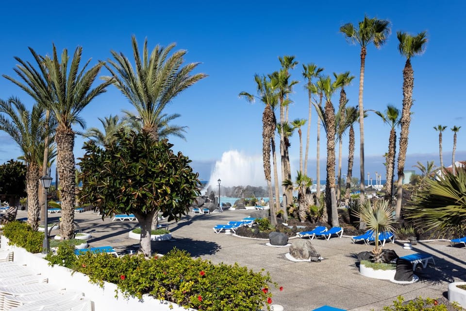 Nearby landmark, Beach, Swimming pool