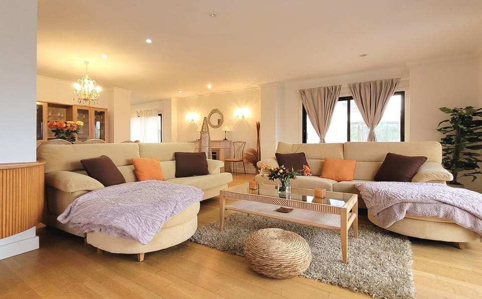 Living room, Photo of the whole room