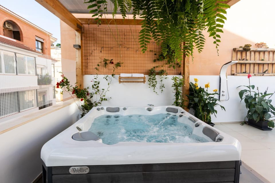Hot Tub, Hot Tub