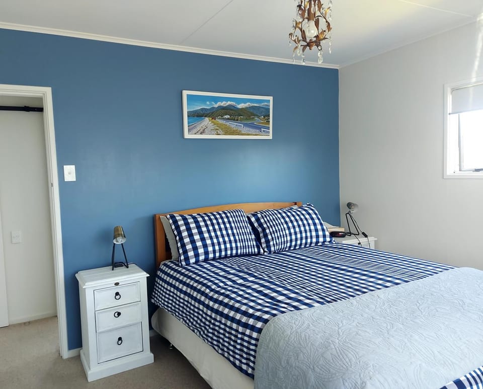 Three Doors Whole 3bdr Home Central Motueka House in Tasman District, Tasman, New Zealand