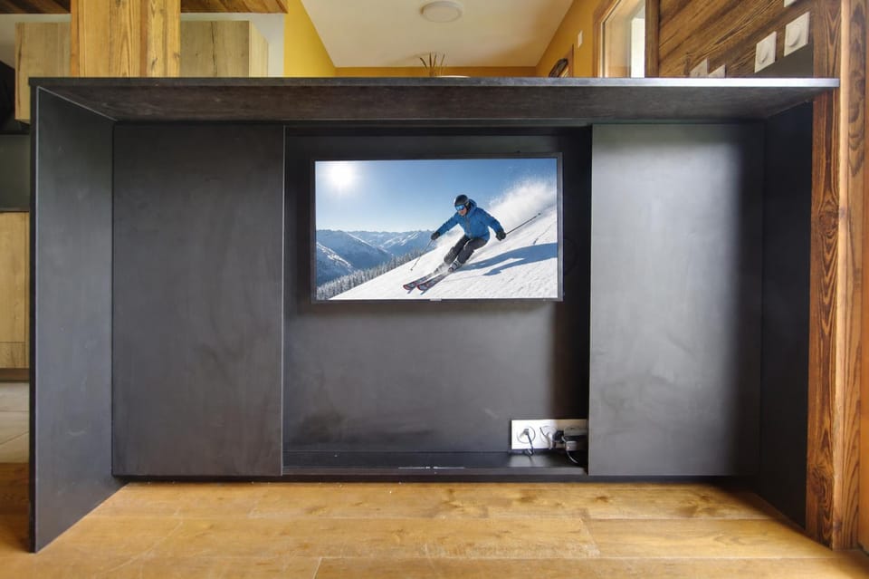 Communal lounge/ TV room, Living room