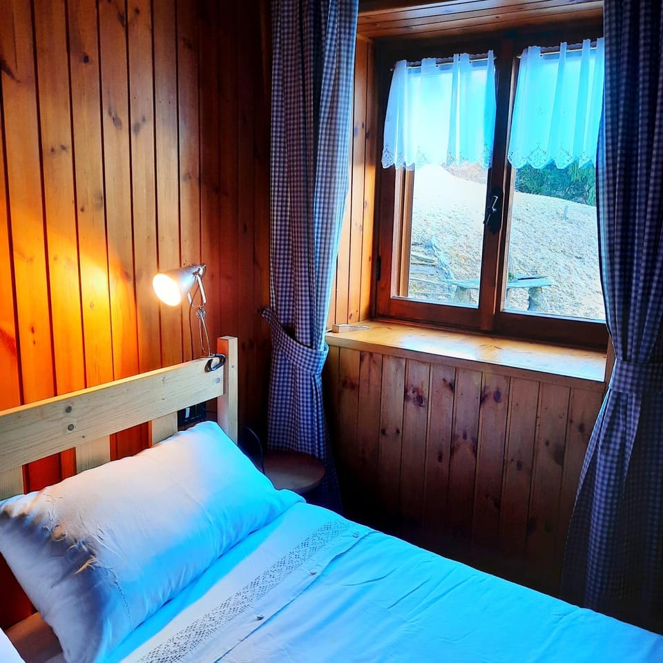 Natural landscape, Photo of the whole room, Bedroom