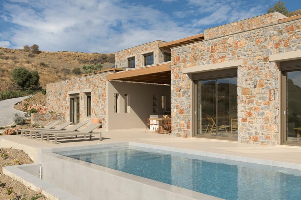 Property building, Day, Natural landscape, Pool view, Swimming pool, sunbed