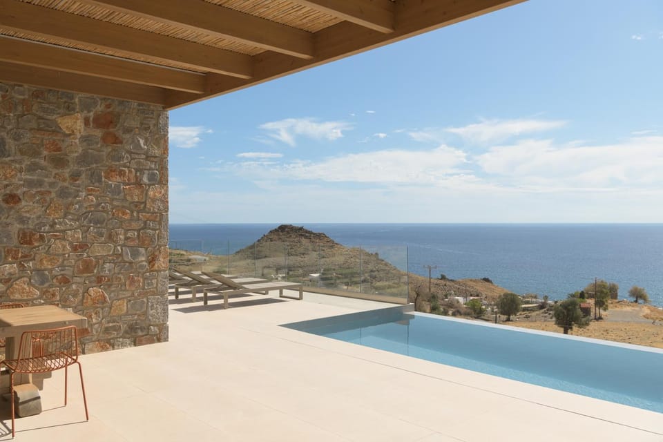 Day, Natural landscape, Swimming pool, sunbed