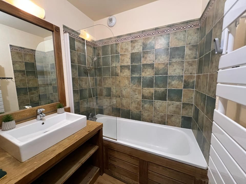 Apparts Low Cost CAMI REAL Piscine et Wifi inclus Apartment in Saint-Lary-Soulan