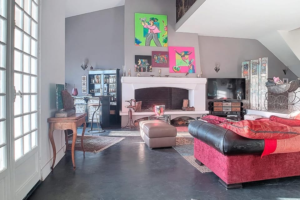 Spacious house with pool in Castellet House in French Riviera