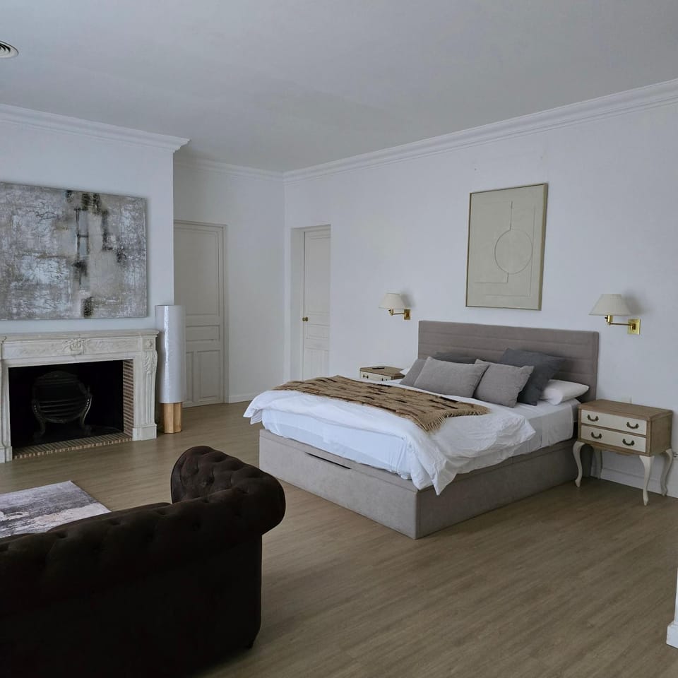 Photo of the whole room