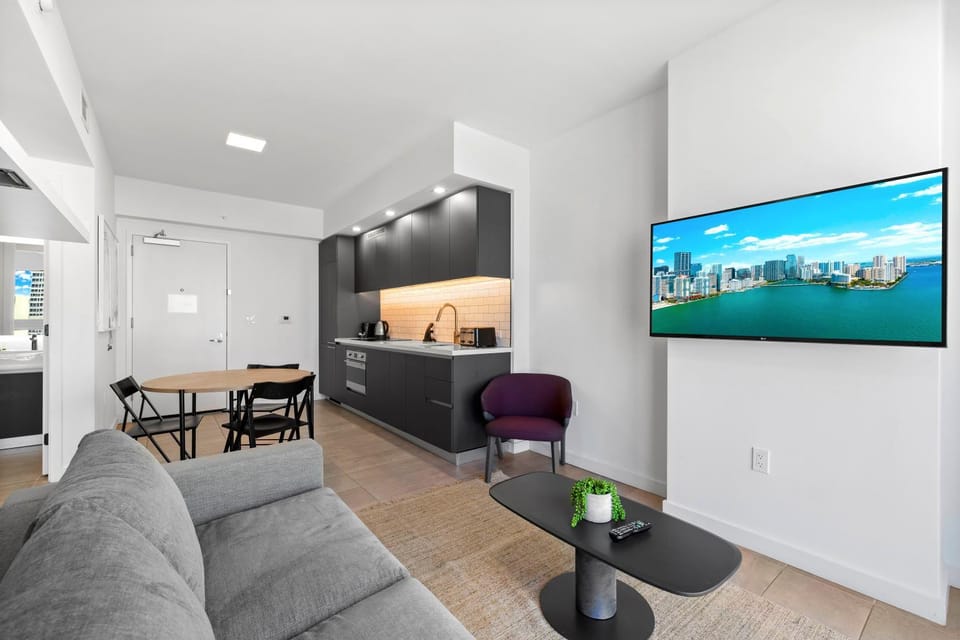 TV and multimedia, Living room, Seating area, Dining area, kitchen