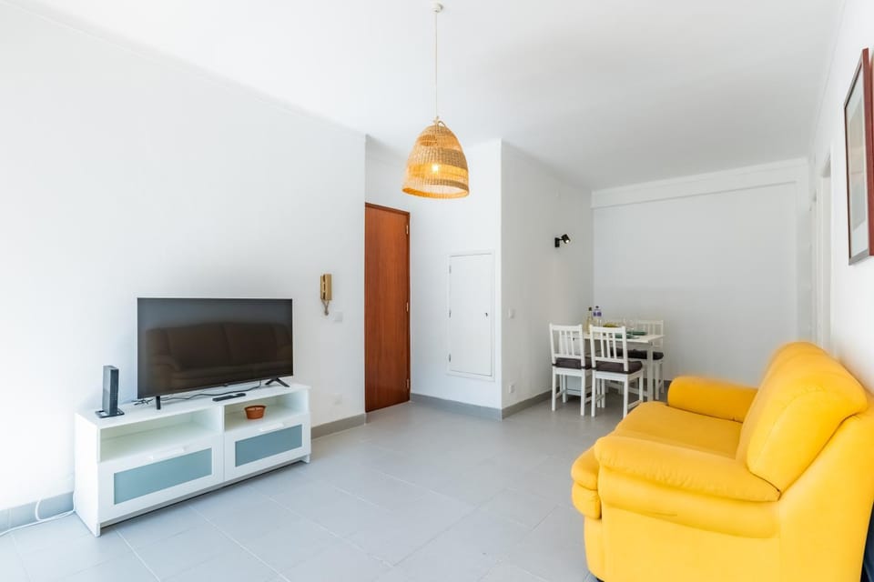 Communal lounge/ TV room, TV and multimedia, Living room, Seating area