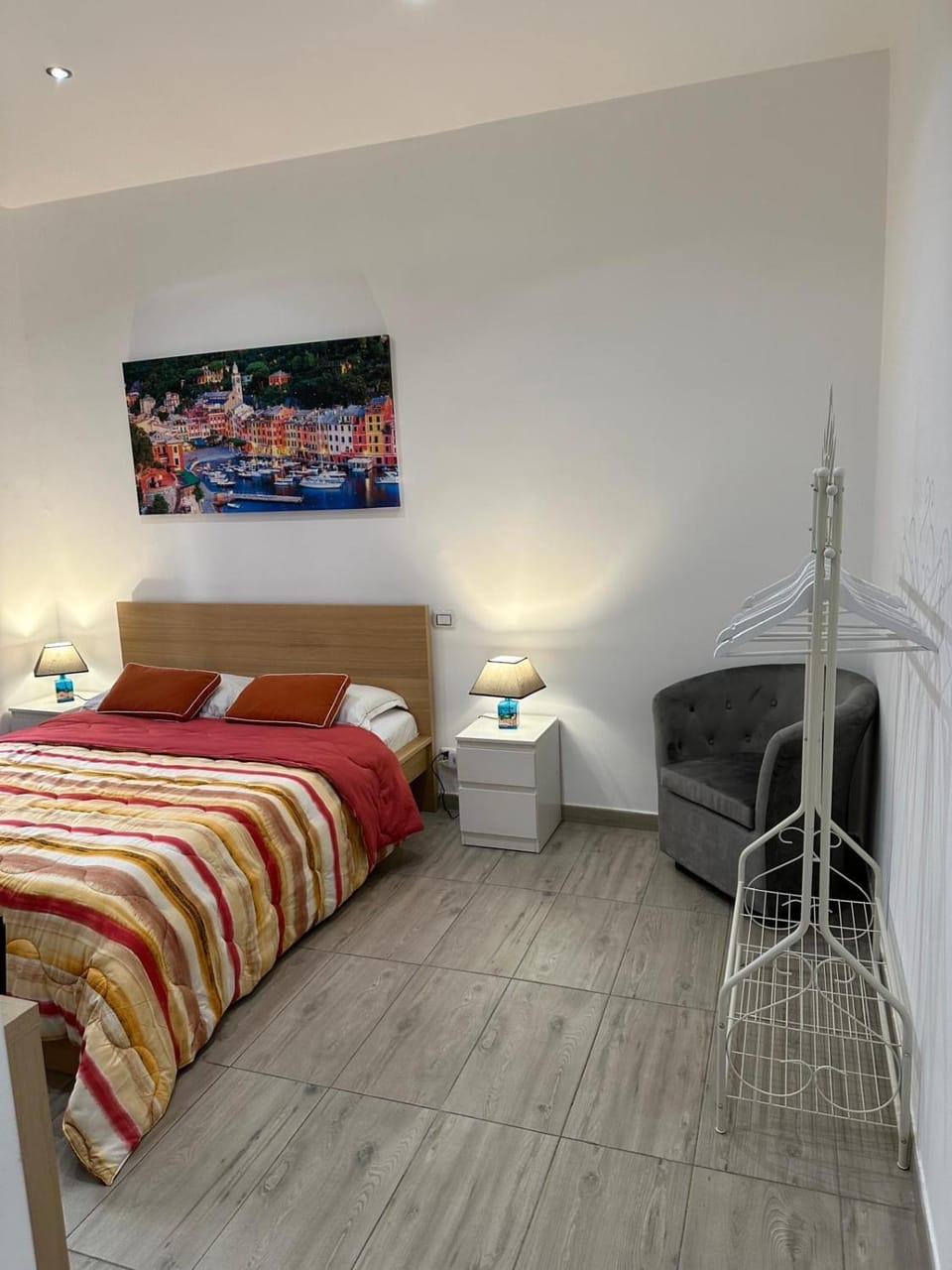 Ferry Terminal Rooms Bed and Breakfast in Genoa